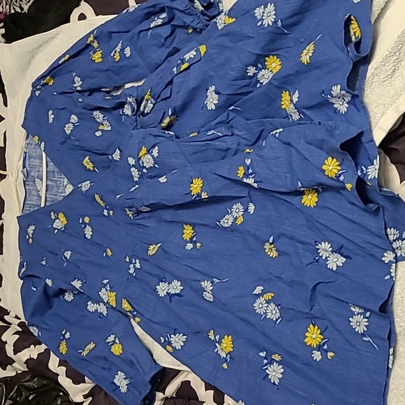 Old Navy Pre-loved Navy and White flower print dress. - Picture 7 of 7